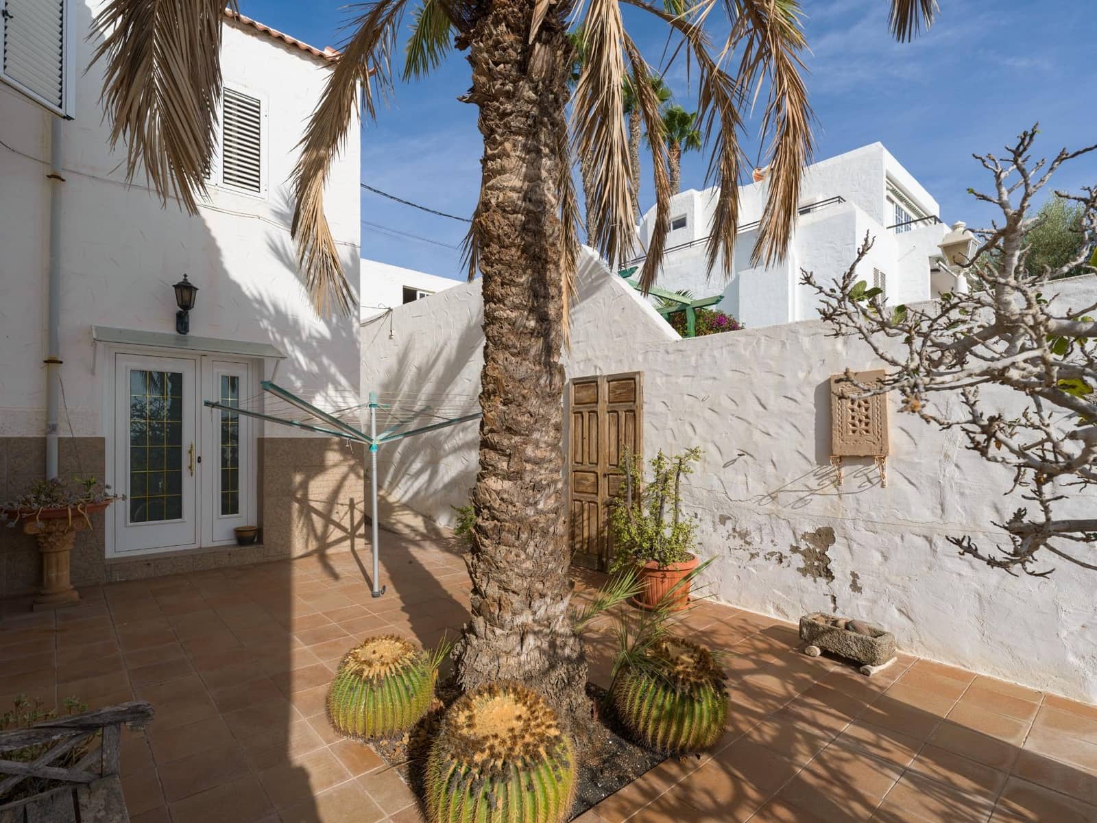 5 bedroom Villa for sale in Montana la Data with pool garage - € 750,000 (Ref: 10173882)