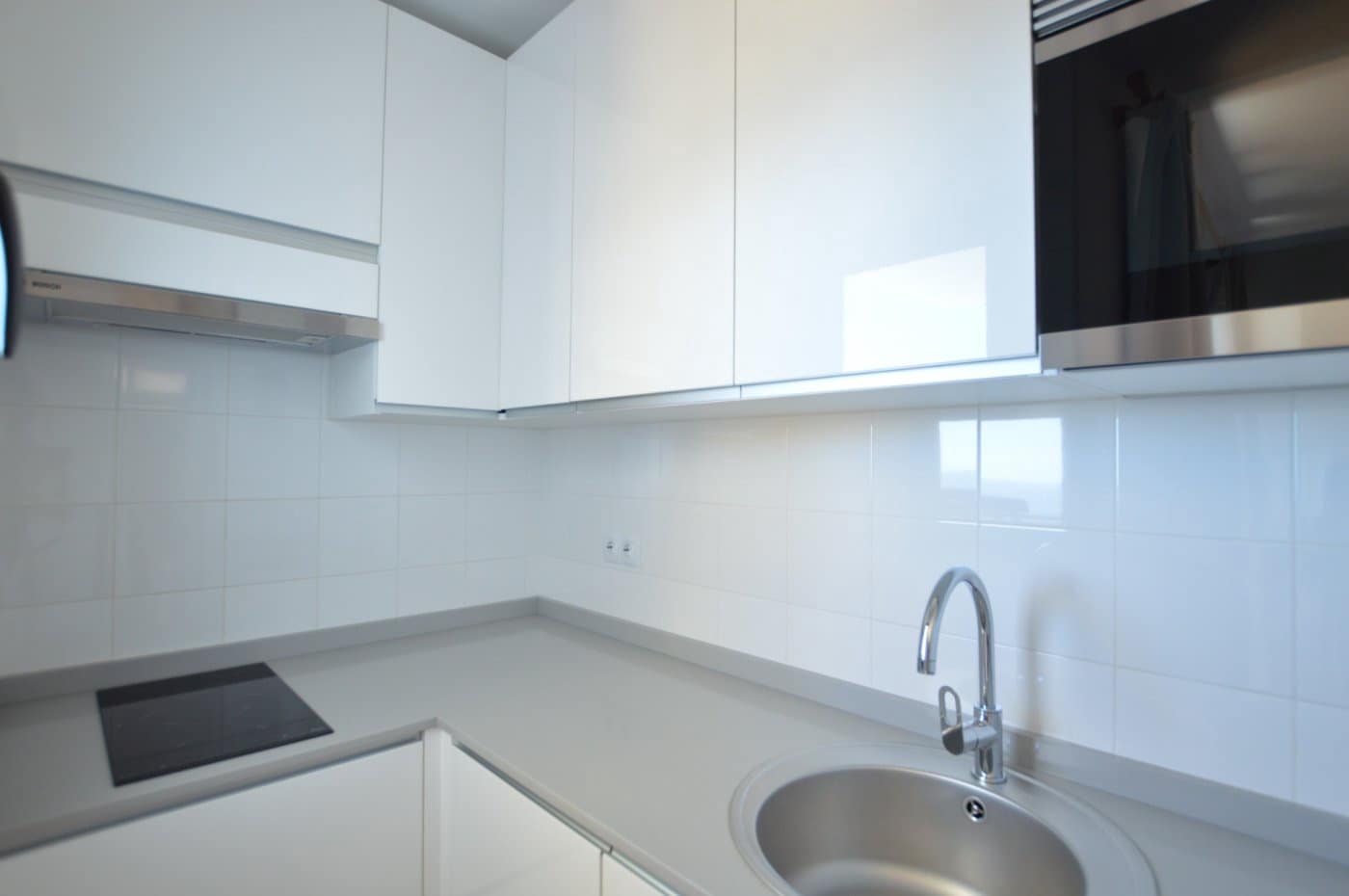 Apartamento de 1 habitación en Playa del Aguila en alquiler con piscina - 1.000 € (Ref: 4297306)