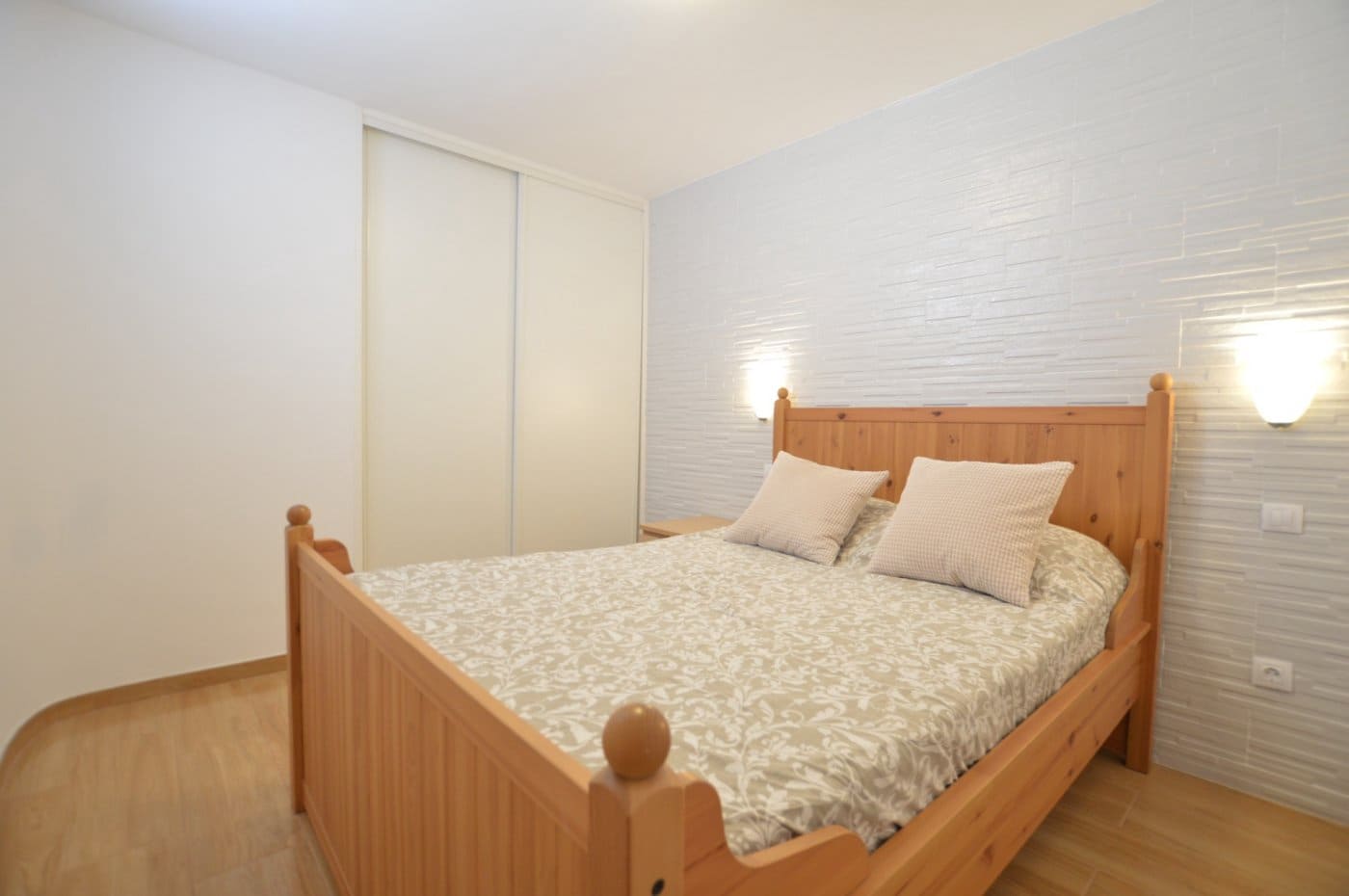 Apartamento de 1 habitación en Playa del Aguila en alquiler con piscina - 1.000 € (Ref: 4297306)