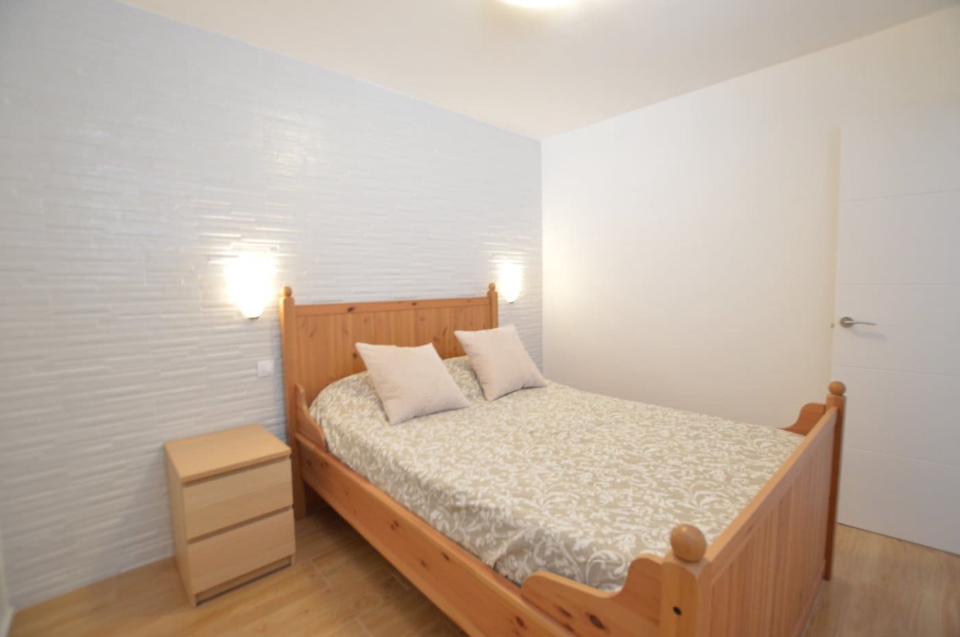 Apartamento de 1 habitación en Playa del Aguila en alquiler con piscina - 1.000 € (Ref: 4297306)