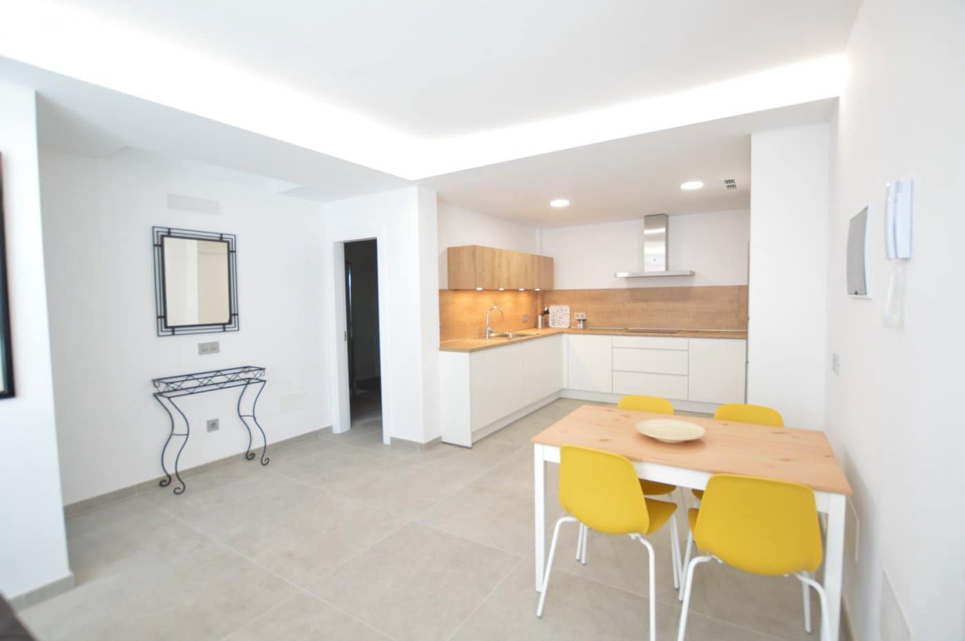 Appartement de 2 chambres à louer à San Bartolome de Tirajana - 1 050 € (Ref: 6265010)