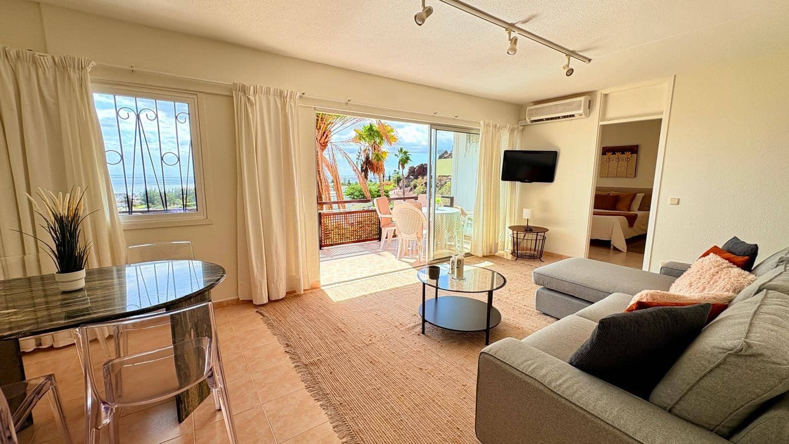 2 quarto Bungalow para arrendar em San Agustin com piscina - 1 900 € (Ref: 7115718)