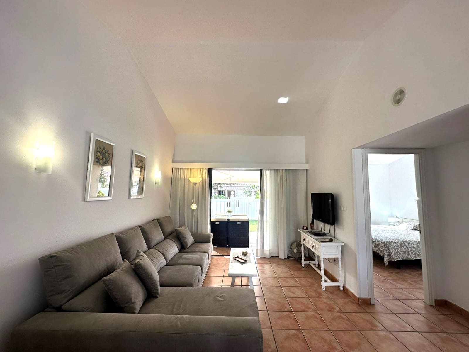 2 slaapkamer Bungalow te huur in Playa del Ingles met zwembad - € 1.700 (Ref: 7916374)