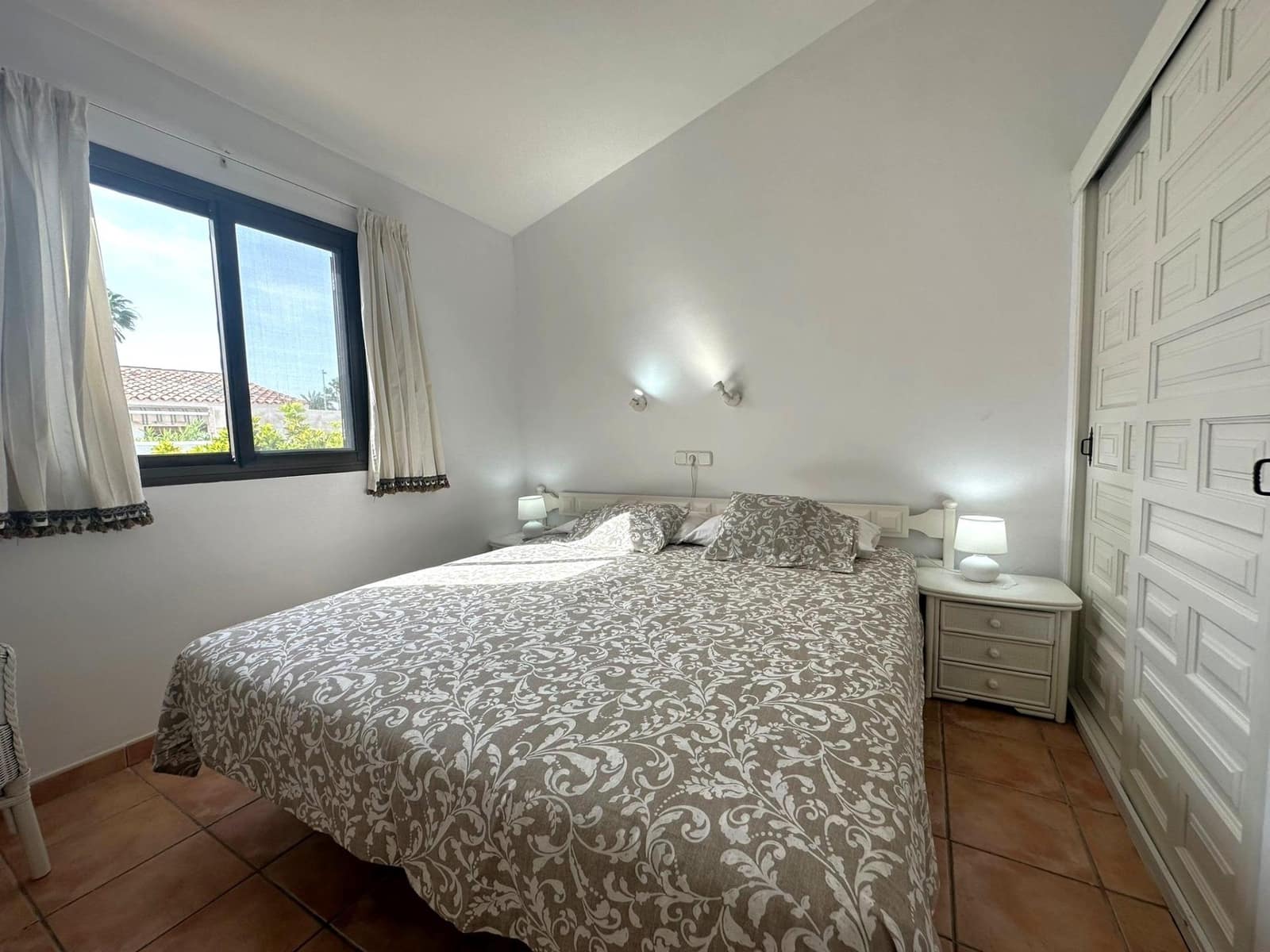 2 slaapkamer Bungalow te huur in Playa del Ingles met zwembad - € 1.700 (Ref: 7916374)