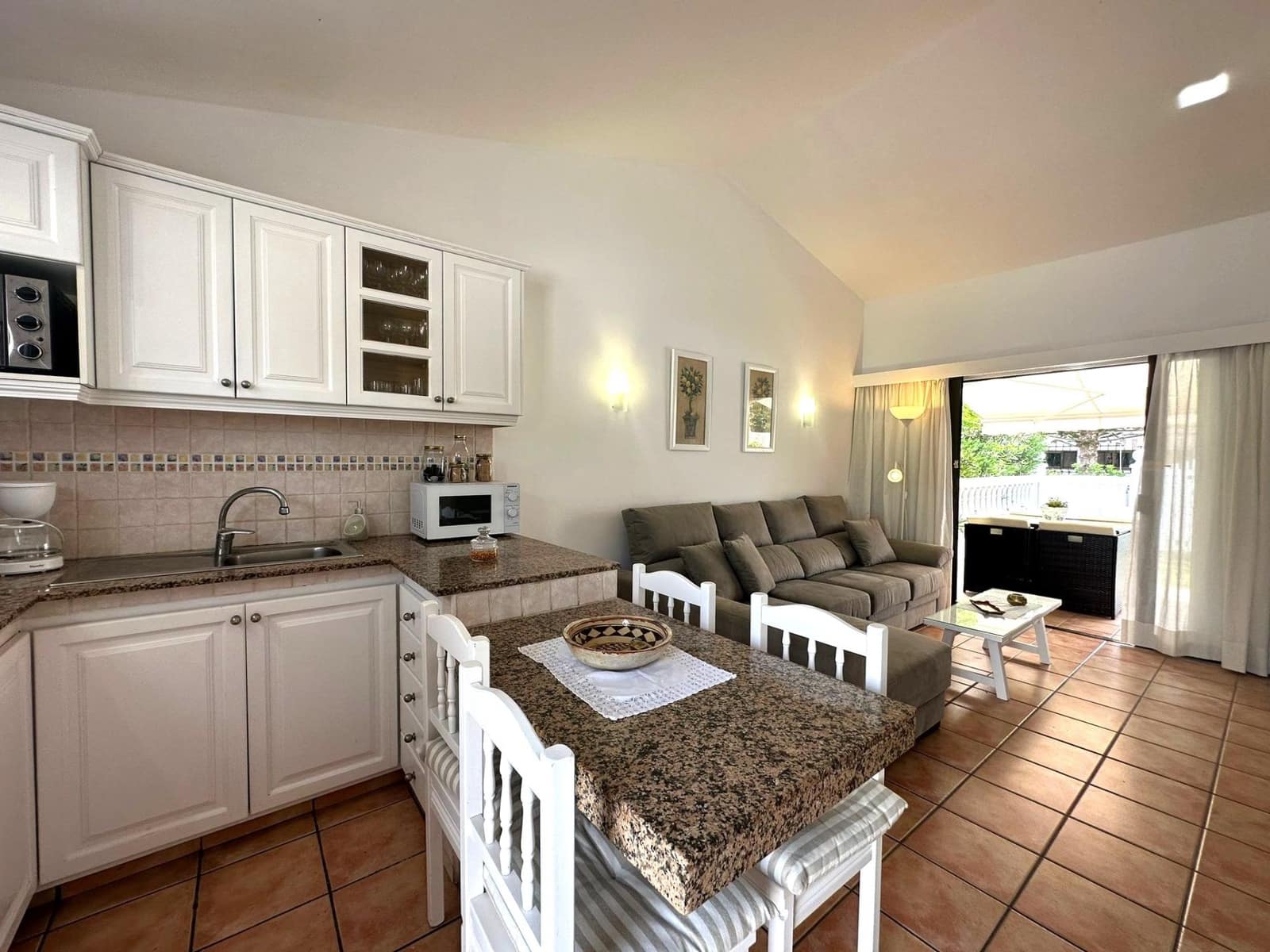 2 slaapkamer Bungalow te huur in Playa del Ingles met zwembad - € 1.700 (Ref: 7916374)