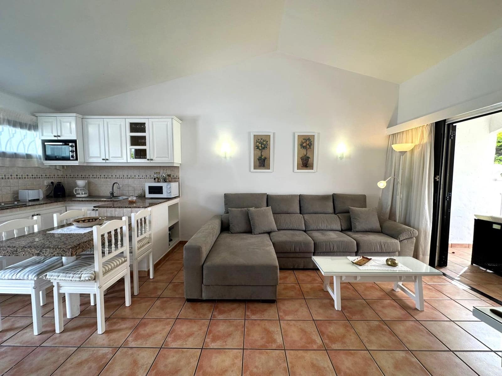 2 slaapkamer Bungalow te huur in Playa del Ingles met zwembad - € 1.700 (Ref: 7916374)