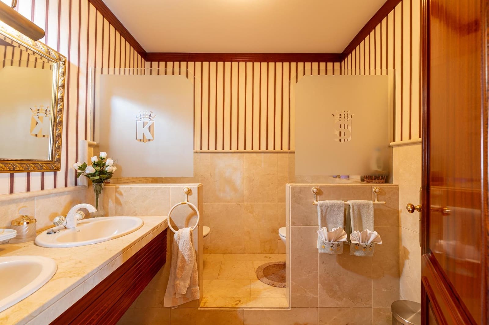 7 slaapkamer Villa te koop in Sonneland met zwembad garage - € 3.500.000 (Ref: 8028576)