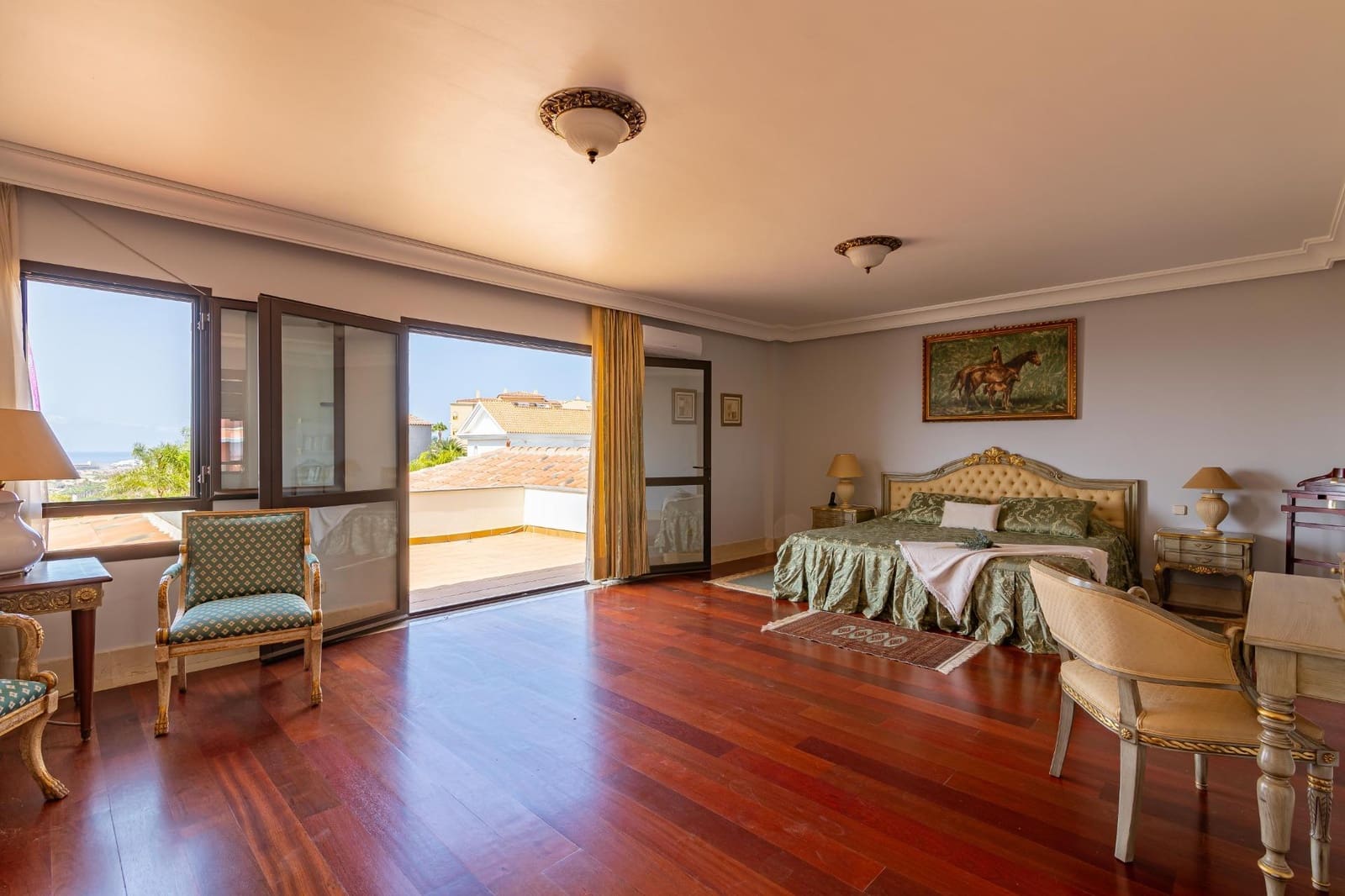 7 slaapkamer Villa te koop in Sonneland met zwembad garage - € 3.500.000 (Ref: 8028576)