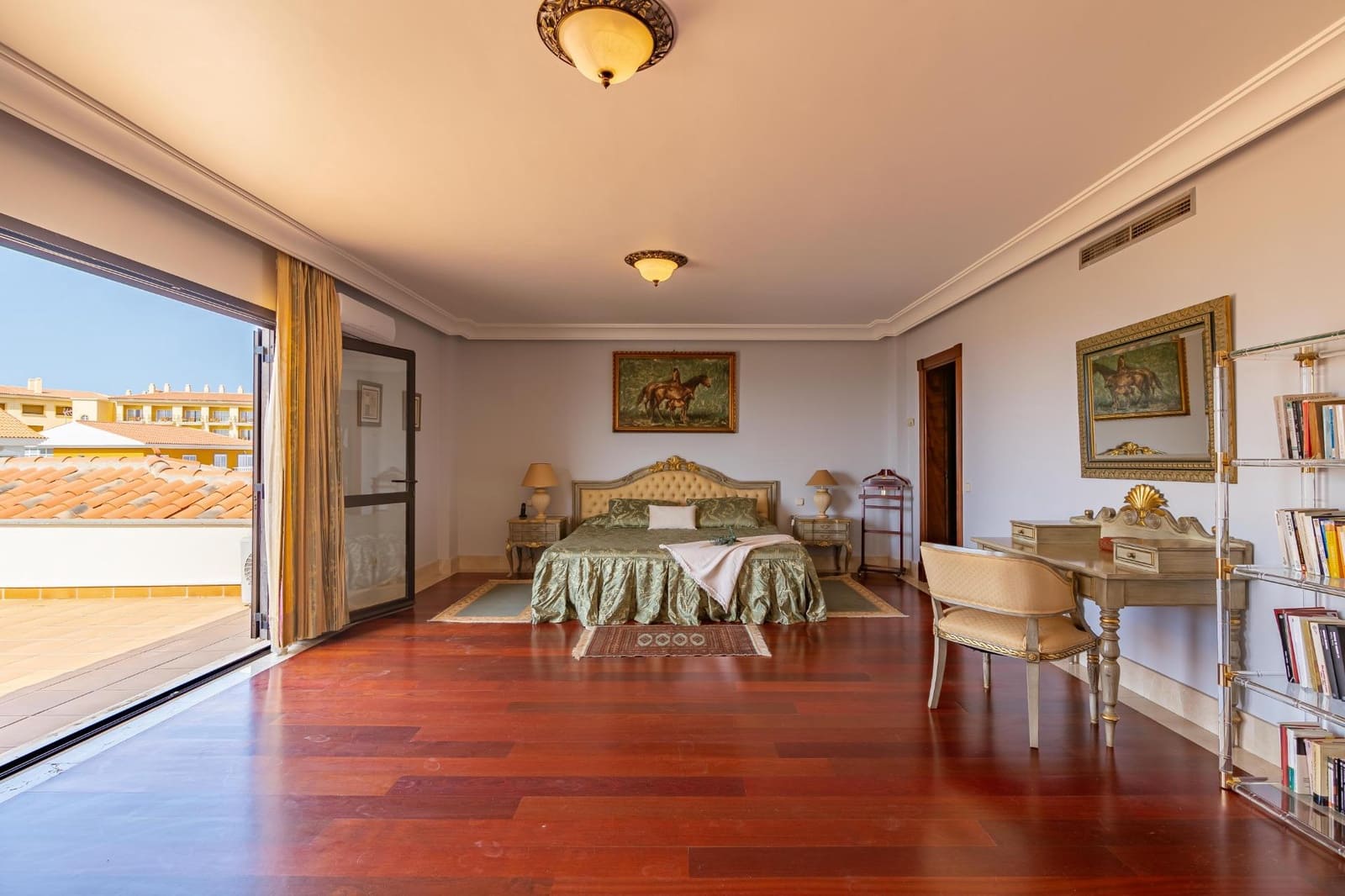 7 slaapkamer Villa te koop in Sonneland met zwembad garage - € 3.500.000 (Ref: 8028576)