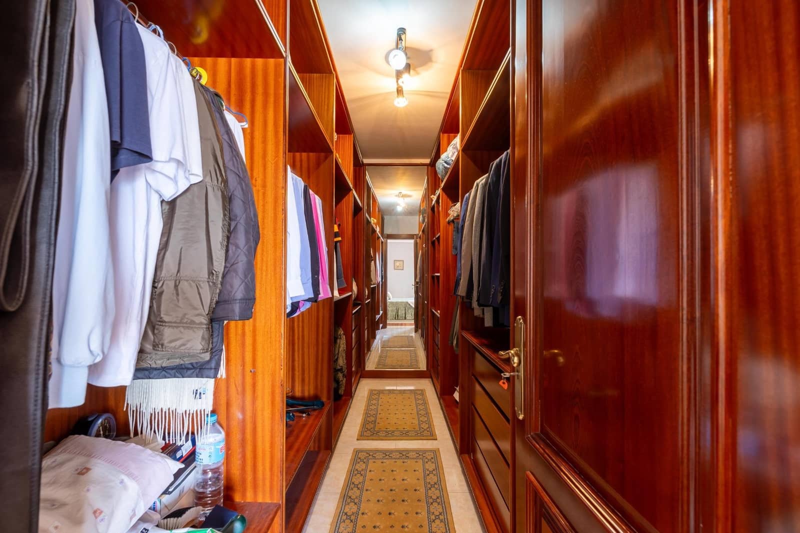 7 slaapkamer Villa te koop in Sonneland met zwembad garage - € 3.500.000 (Ref: 8028576)