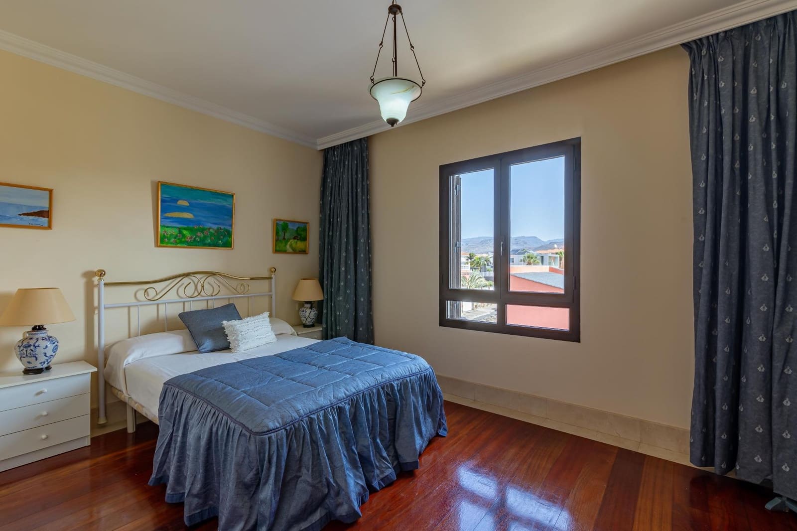 7 slaapkamer Villa te koop in Sonneland met zwembad garage - € 3.500.000 (Ref: 8028576)