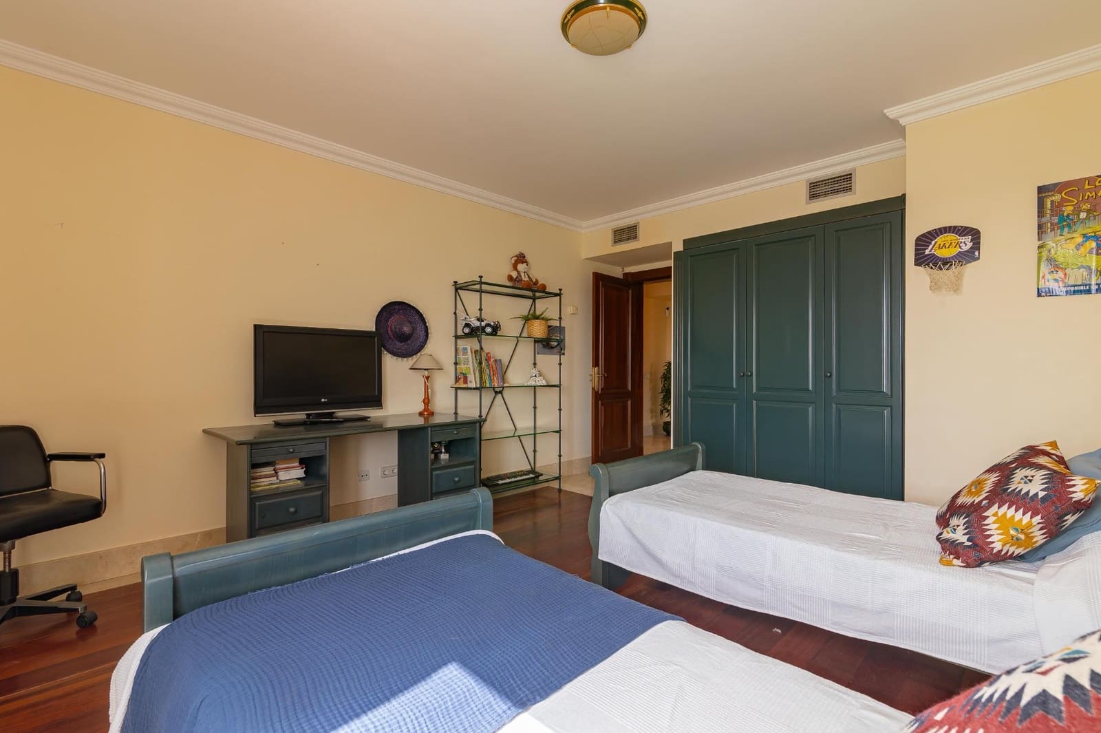 7 slaapkamer Villa te koop in Sonneland met zwembad garage - € 3.500.000 (Ref: 8028576)