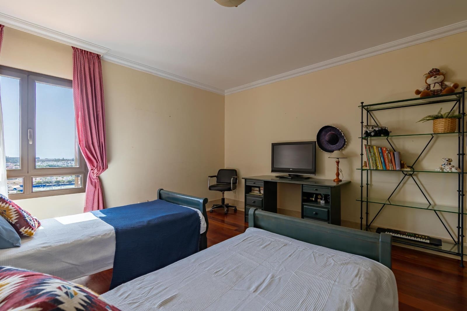 7 slaapkamer Villa te koop in Sonneland met zwembad garage - € 3.500.000 (Ref: 8028576)