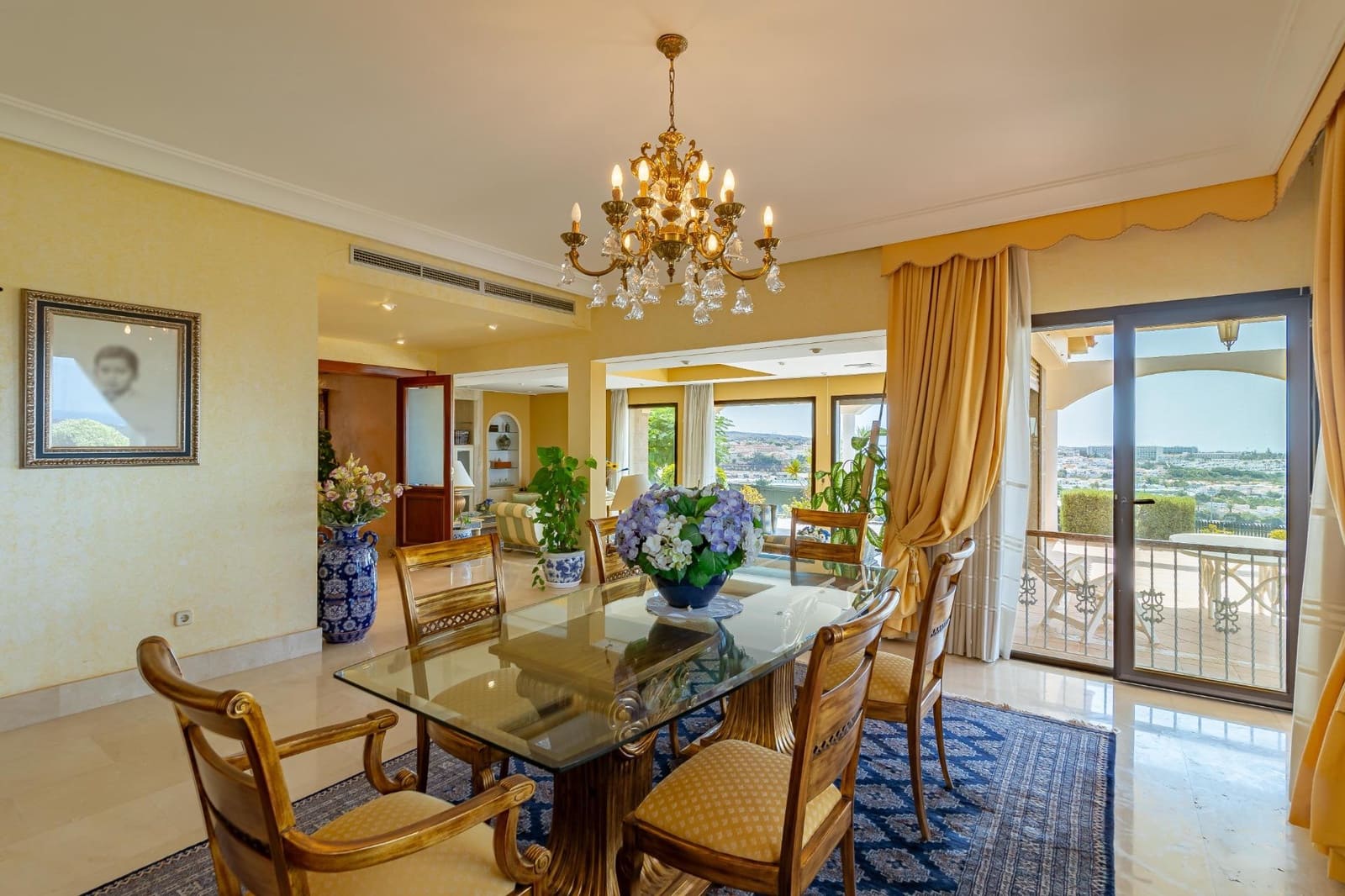 7 soverom Villa til salgs i Sonneland med svømmebasseng garasje - € 3 500 000 (Ref: 8028576)