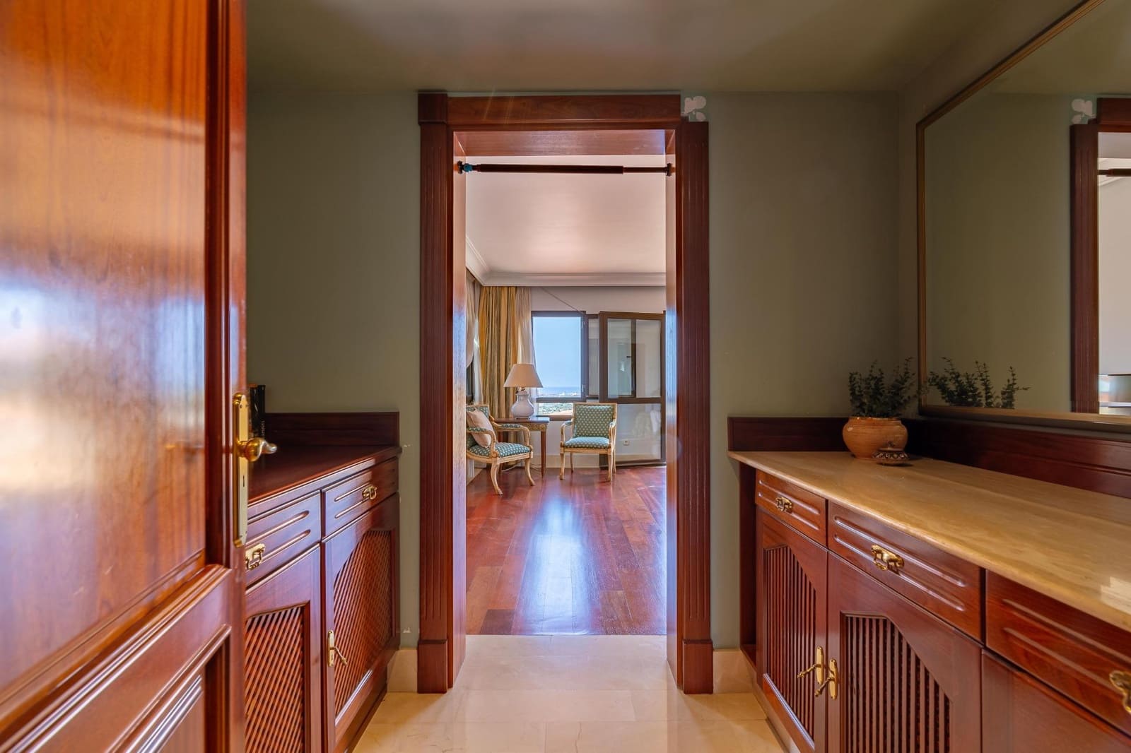 7 soverom Villa til salgs i Sonneland med svømmebasseng garasje - € 3 500 000 (Ref: 8028576)