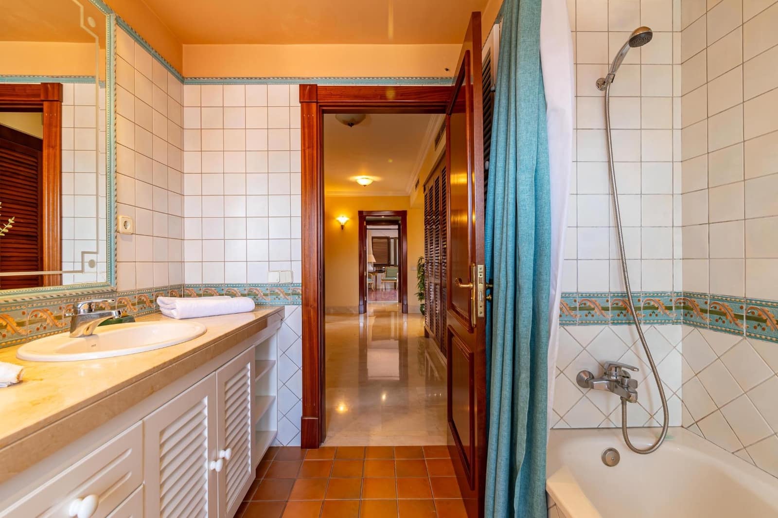 7 soverom Villa til salgs i Sonneland med svømmebasseng garasje - € 3 500 000 (Ref: 8028576)