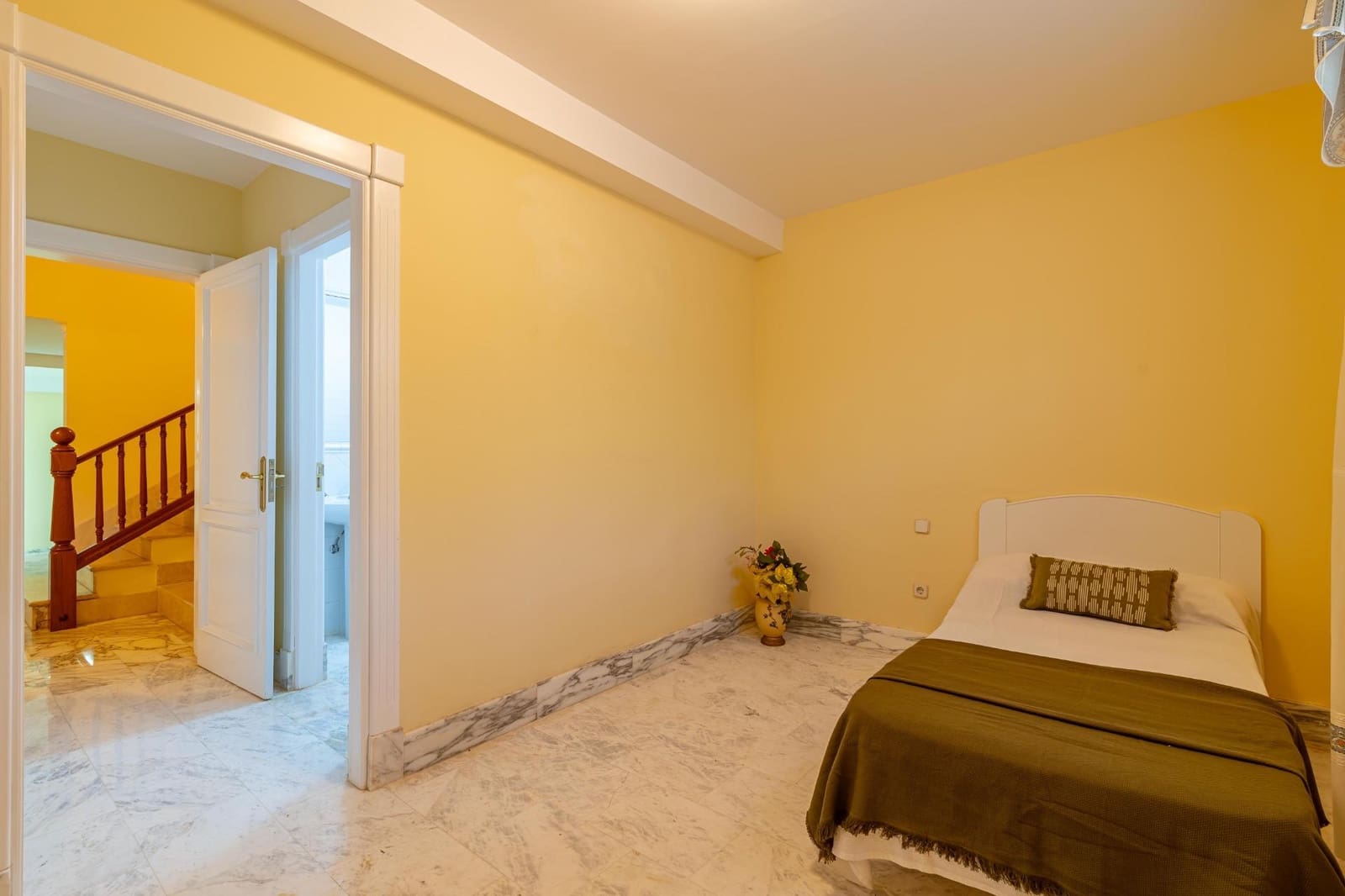 7 soverom Villa til salgs i Sonneland med svømmebasseng garasje - € 3 500 000 (Ref: 8028576)