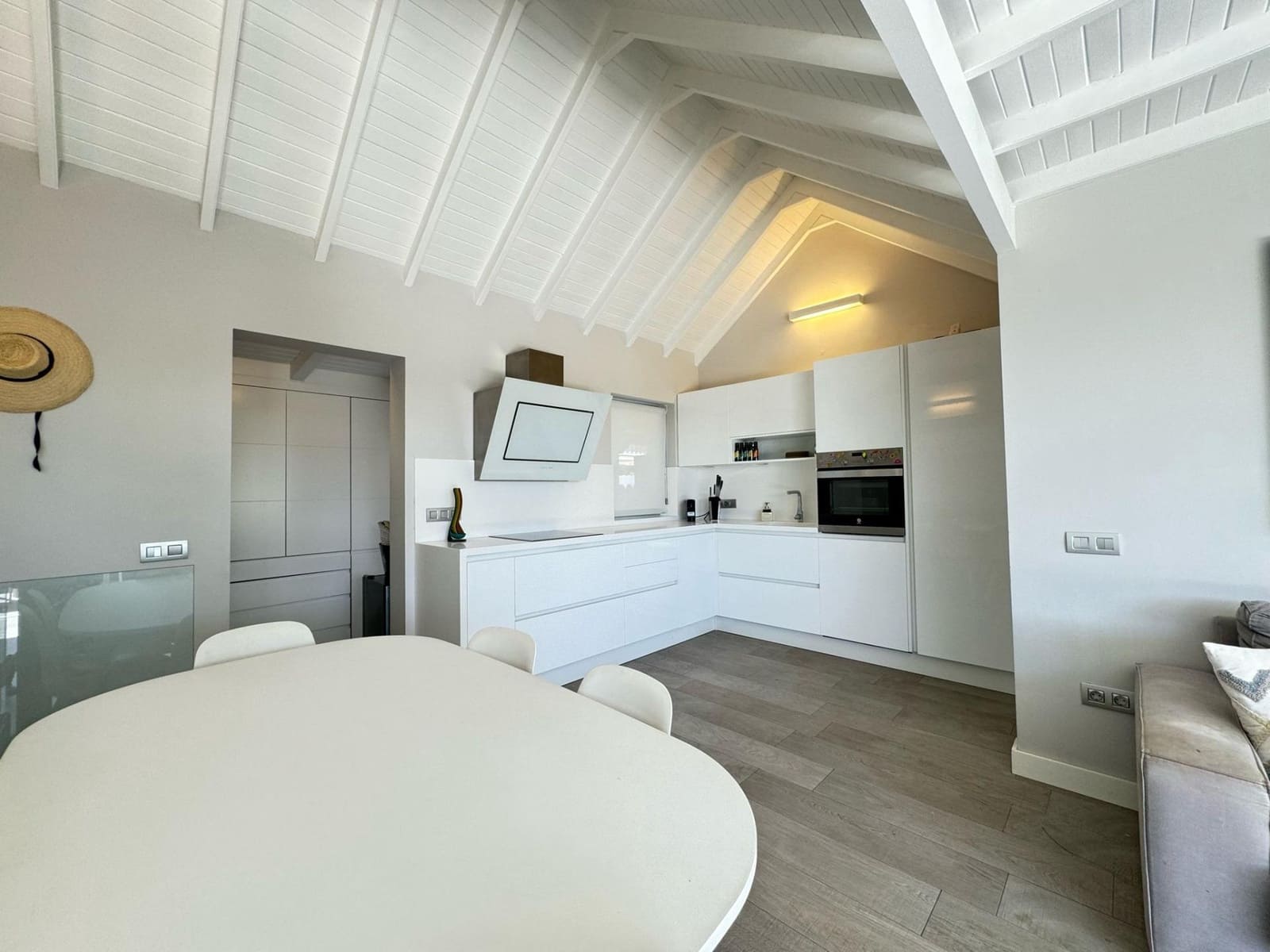 3 soveværelse Bungalow til leje i Campo Internacional med swimmingpool - € 2.800 (Ref: 8131326)