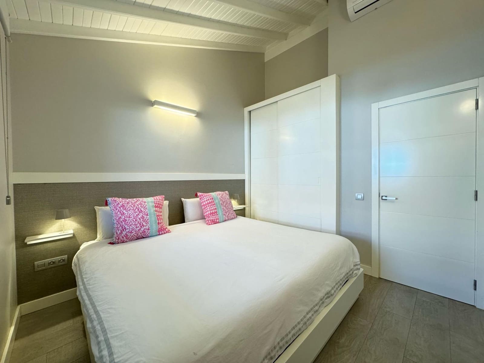 3 soveværelse Bungalow til leje i Campo Internacional med swimmingpool - € 2.800 (Ref: 8131326)