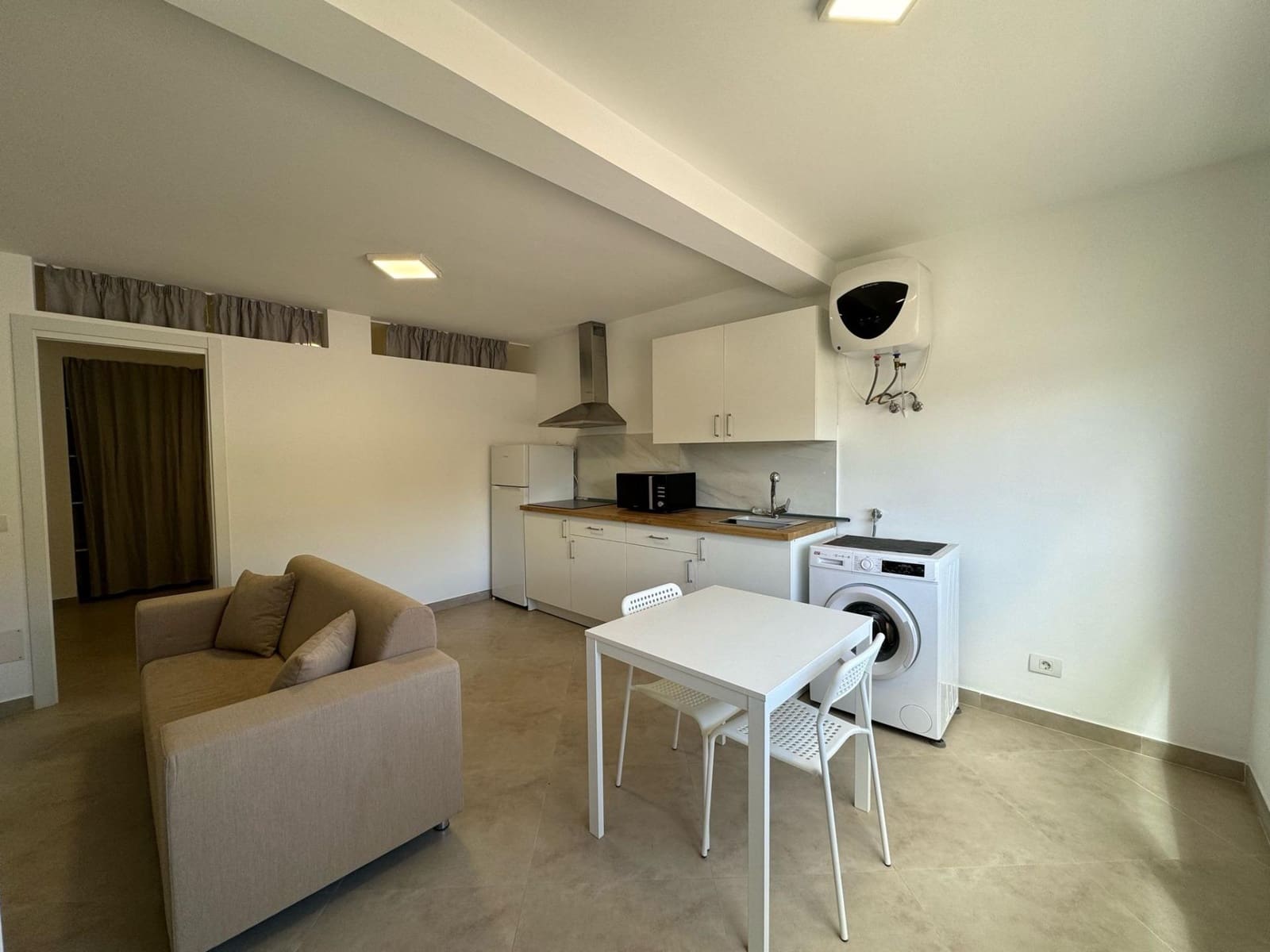 1 bedroom Apartment for rent in San Bartolome de Tirajana - € 900 (Ref: 8337835)