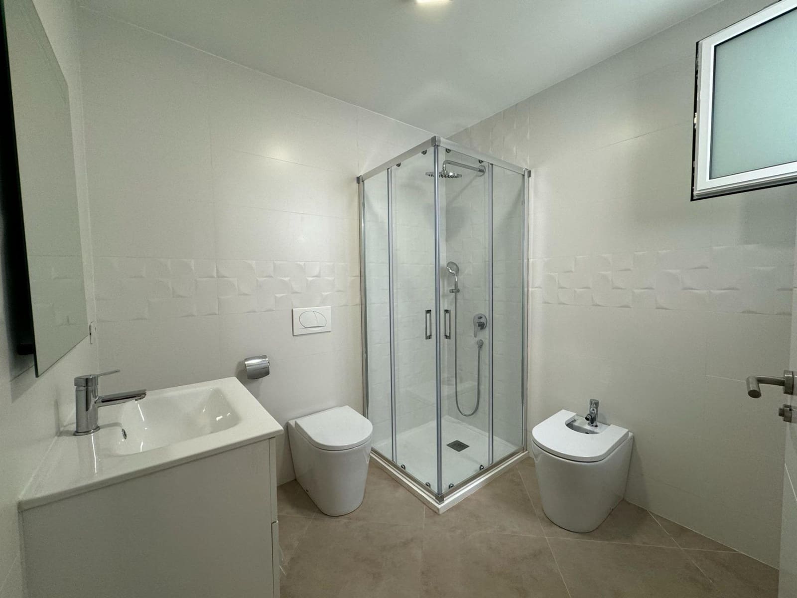 1 bedroom Apartment for rent in San Bartolome de Tirajana - € 900 (Ref: 8337835)