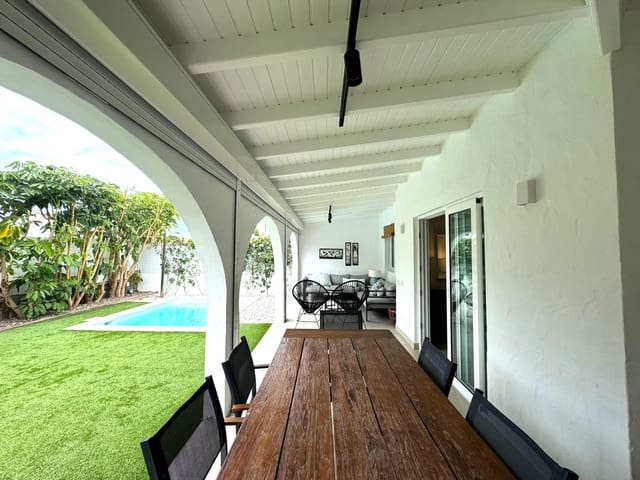 3 makuuhuone Bungalow vuokrattavana paikassa Campo Internacional, San Bartolomé de Tirajana mukana uima-altaan - 3 000 € (Ref: 8366184)