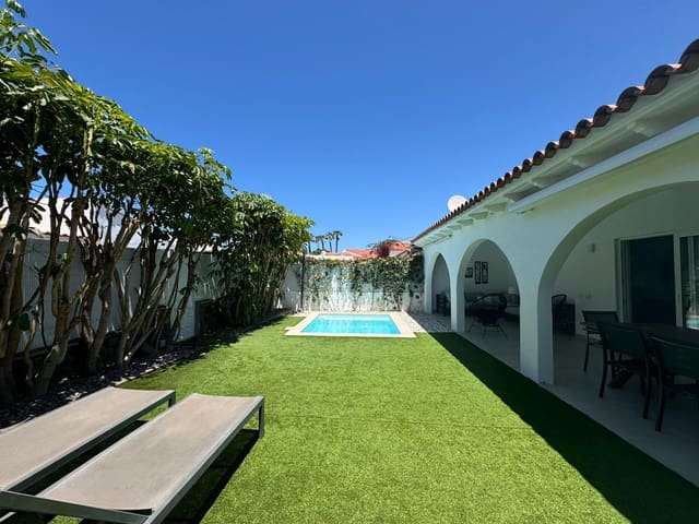 3 makuuhuone Bungalow vuokrattavana paikassa Campo Internacional, San Bartolomé de Tirajana mukana uima-altaan - 3 000 € (Ref: 8366184)