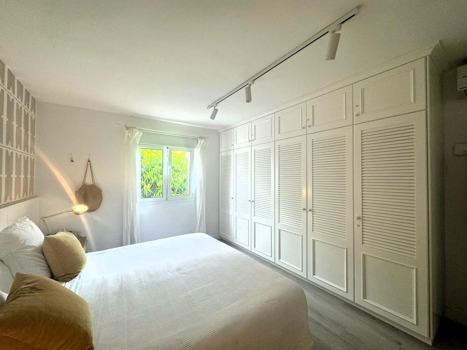 3 makuuhuone Bungalow vuokrattavana paikassa Campo Internacional mukana uima-altaan - 3 000 € (Ref: 8366184)