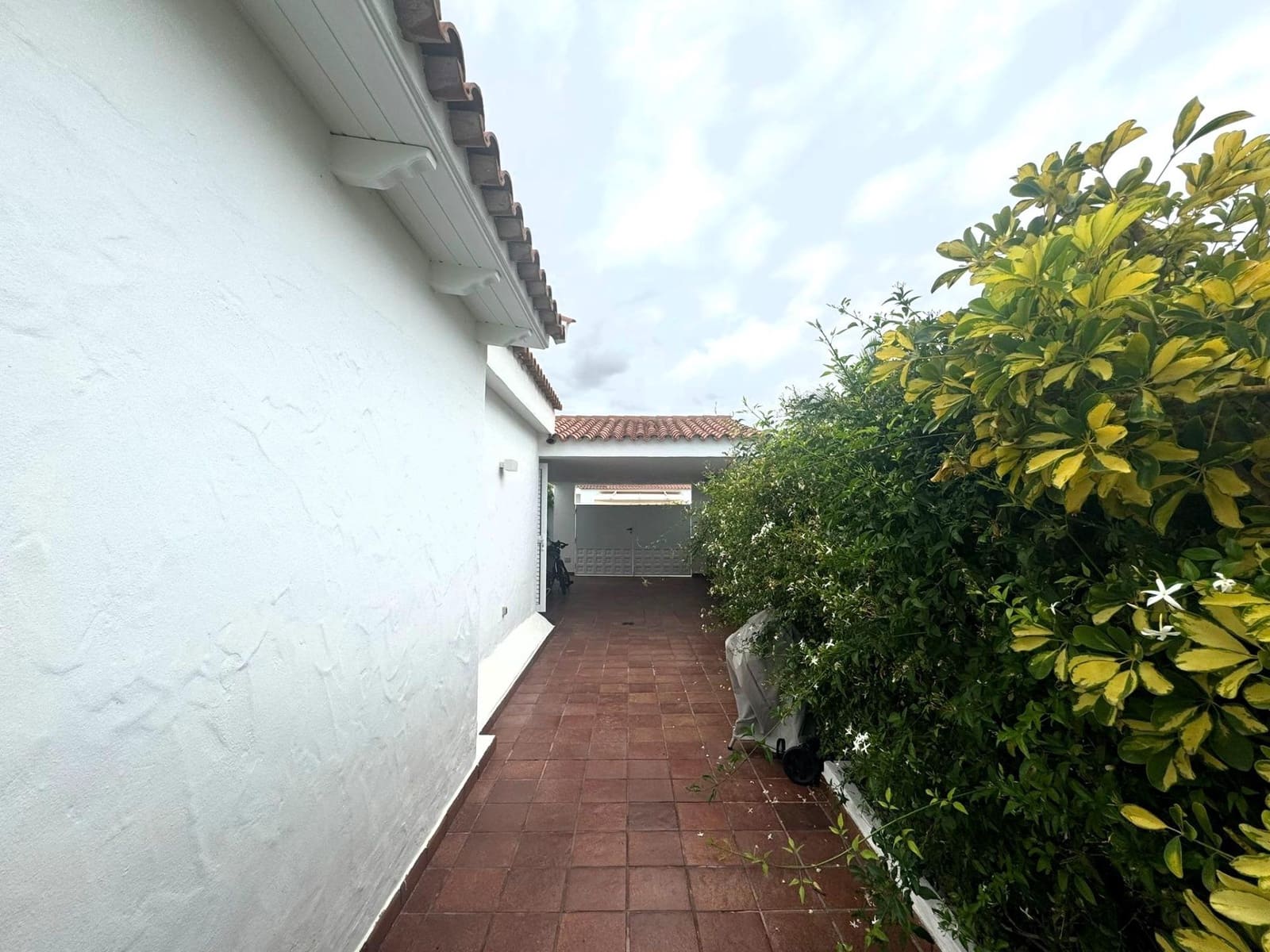 3 makuuhuone Bungalow vuokrattavana paikassa Campo Internacional mukana uima-altaan - 3 000 € (Ref: 8366184)