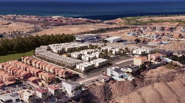 3 quarto Moradia em Banda para venda em San Bartolomé de Tirajana com piscina - 942 000 € (Ref: 8758302)