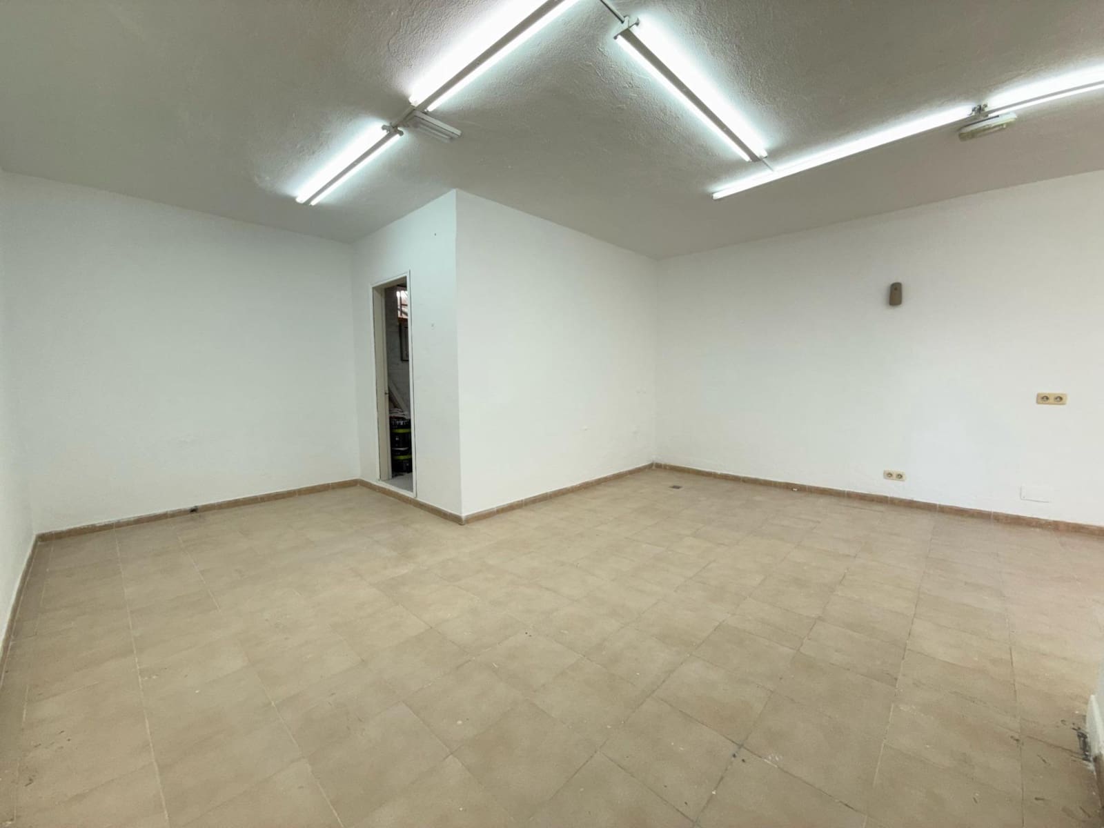 Erhverv til leje i San Bartolome de Tirajana - € 700 (Ref: 8869876)