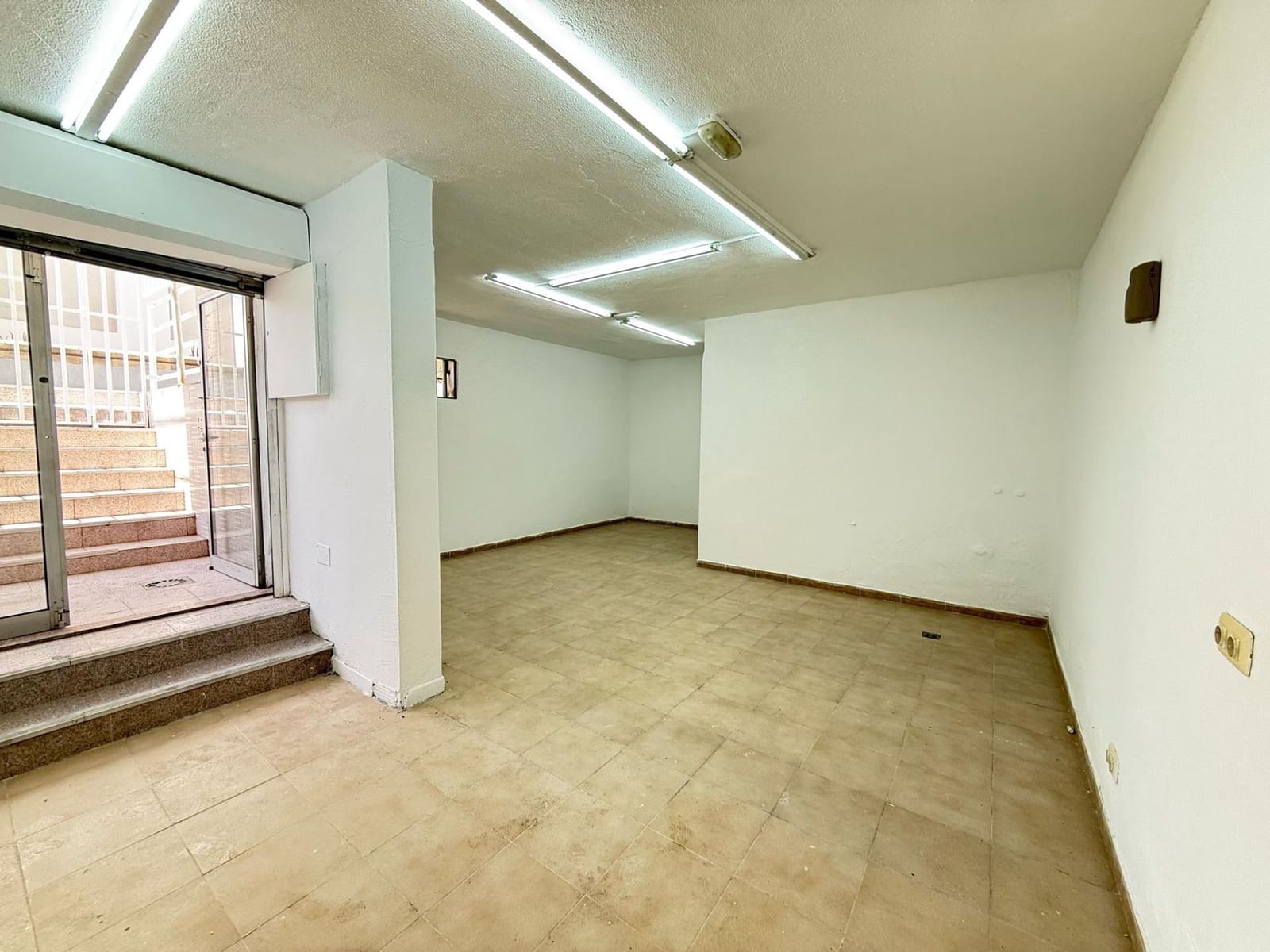 Erhverv til leje i San Bartolome de Tirajana - € 700 (Ref: 8869876)