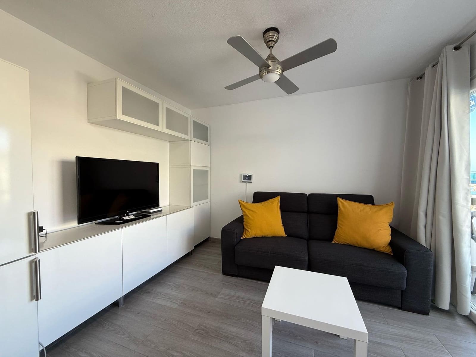 2 sovrum Lägenhet att hyra i Puerto Rico med pool - 1 000 € (Ref: 8907413)