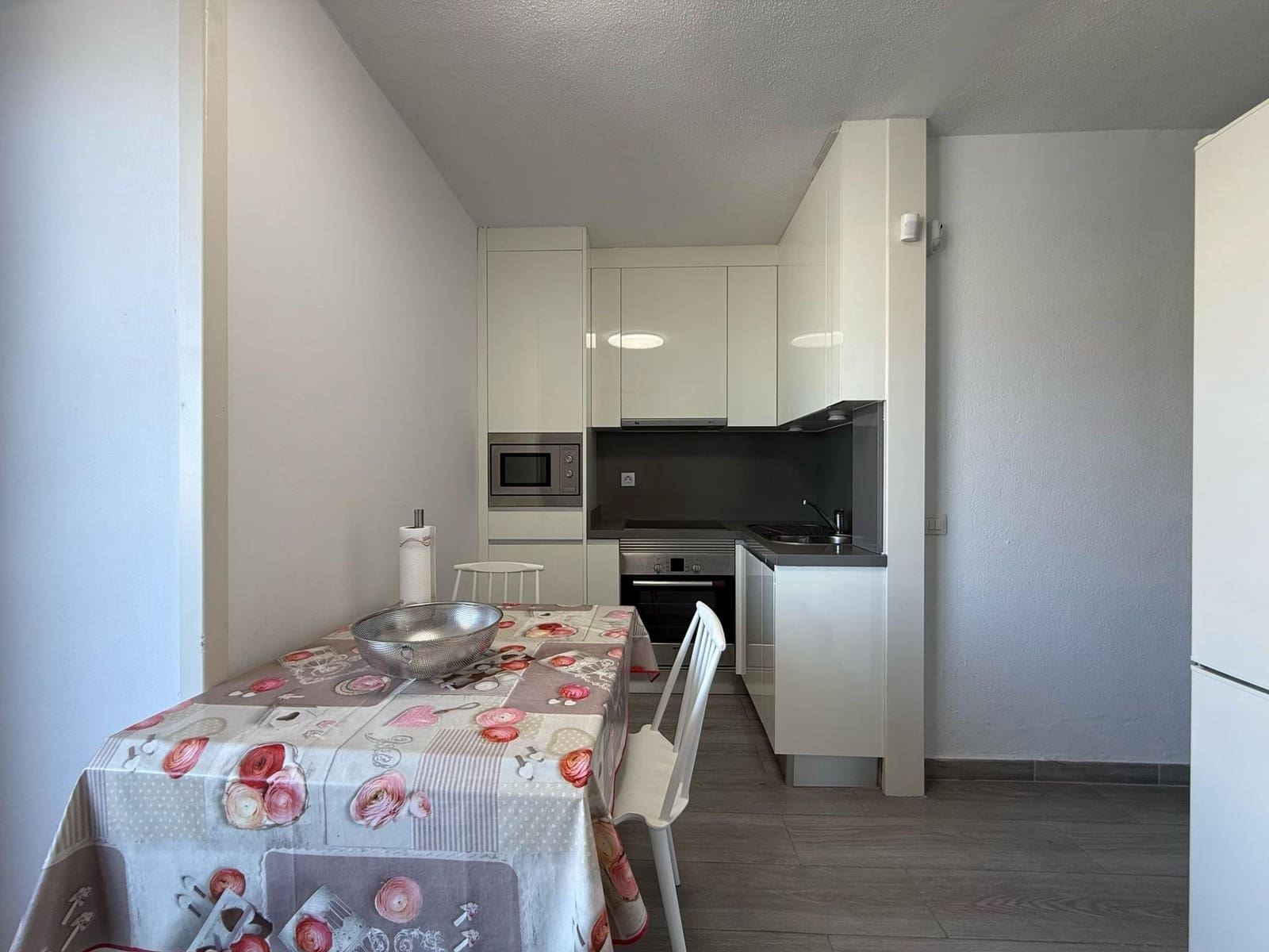 2 sovrum Lägenhet att hyra i Puerto Rico med pool - 1 000 € (Ref: 8907413)