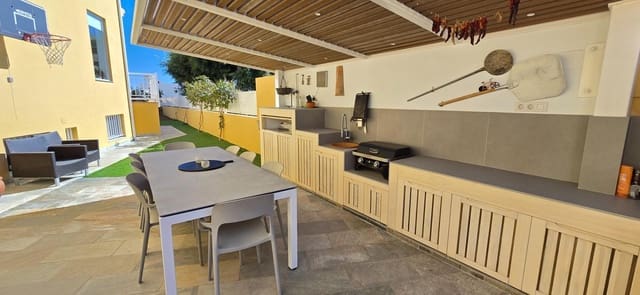 4 soveværelse Villa til salg i Montaña la Data, San Bartolomé de Tirajana med swimmingpool - € 790.000 (Ref: 8917931)