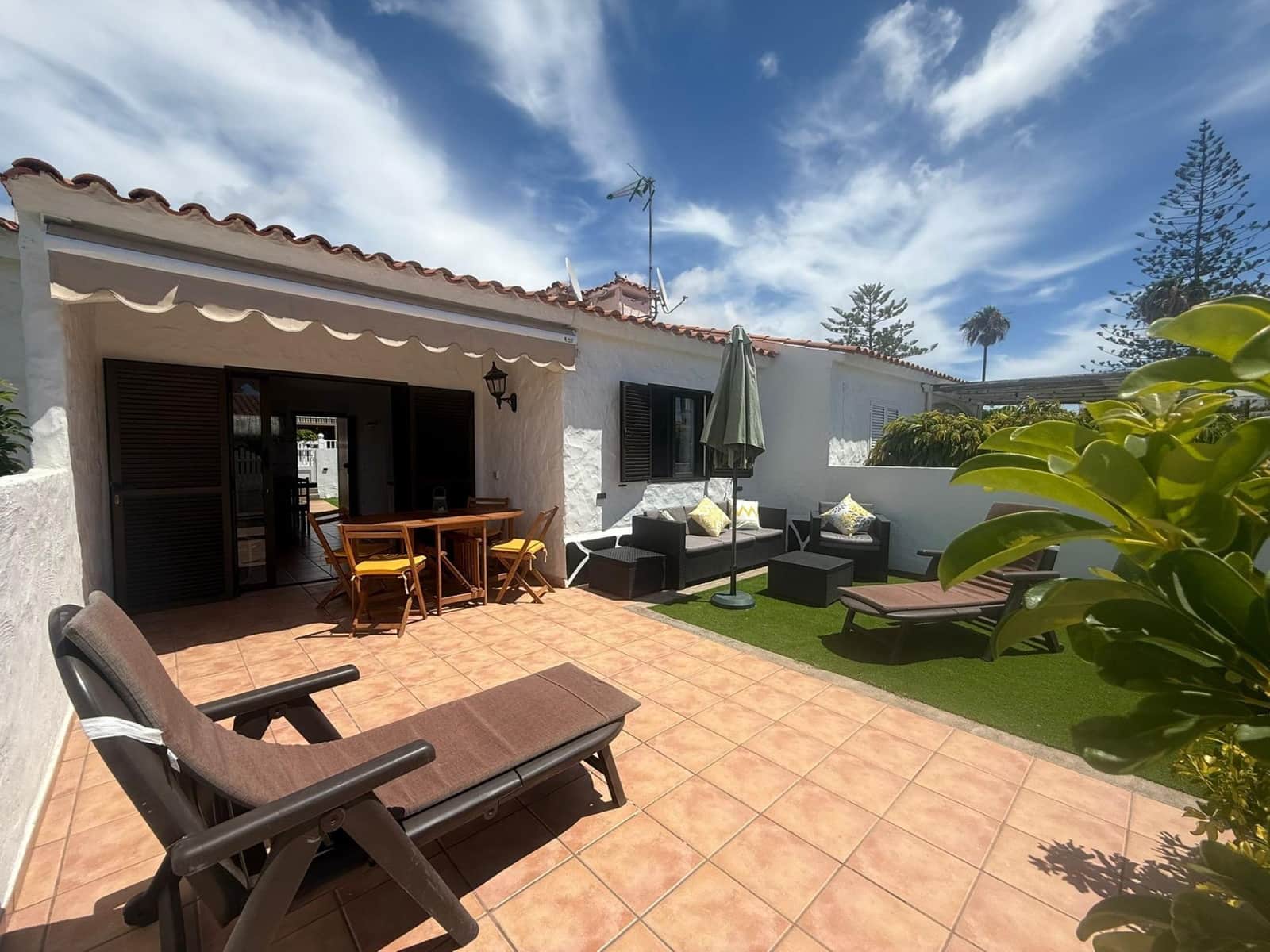 2 bedroom Bungalow for rent in Playa del Ingles with pool - € 1,650 (Ref: 9017347)