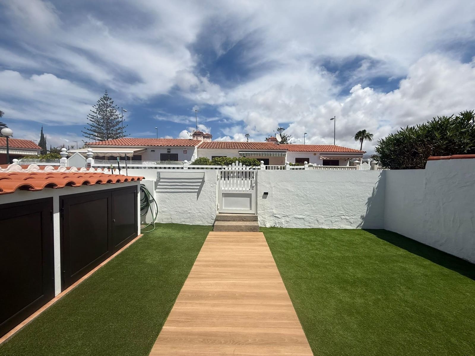 2 bedroom Bungalow for rent in Playa del Ingles with pool - € 1,650 (Ref: 9017347)