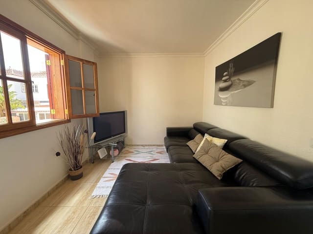 1 bedroom Penthouse for rent in San Bartolomé de Tirajana - € 1,050 (Ref: 9108922)