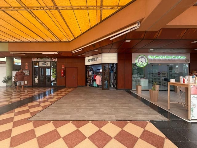 Kaupallinen vuokrattavana paikassa San Bartolomé de Tirajana - 800 € (Ref: 9114318)