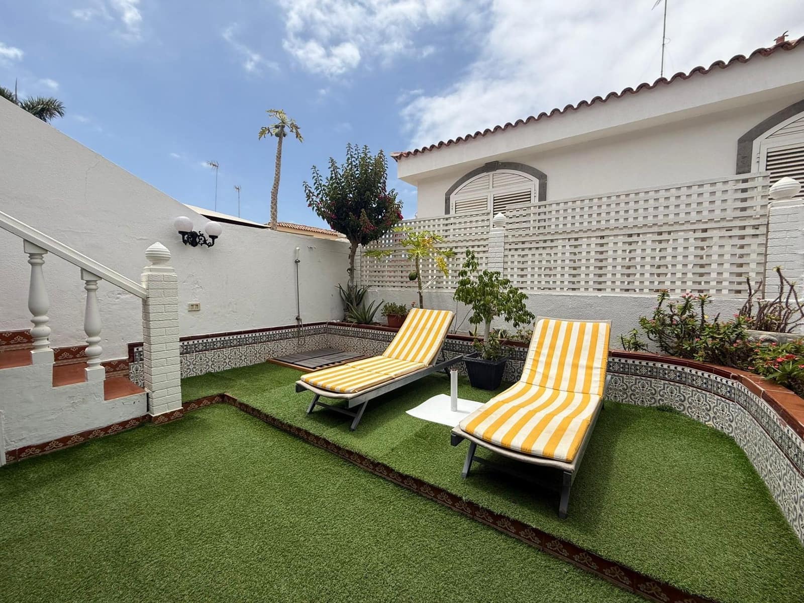 3 bedroom Terraced Villa for rent in San Bartolome de Tirajana - € 1,900 (Ref: 9147377)