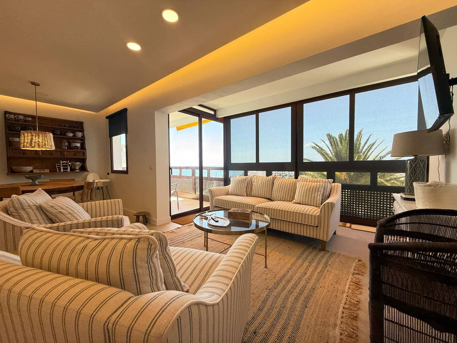 2 bedroom Apartment for rent in San Agustin with pool - € 2,000 (Ref: 9204776)