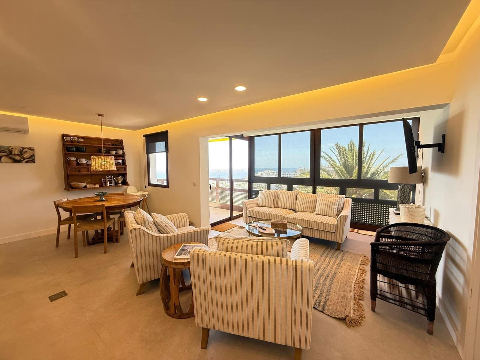 2 bedroom Apartment for rent in San Agustin with pool - € 2,000 (Ref: 9204776)