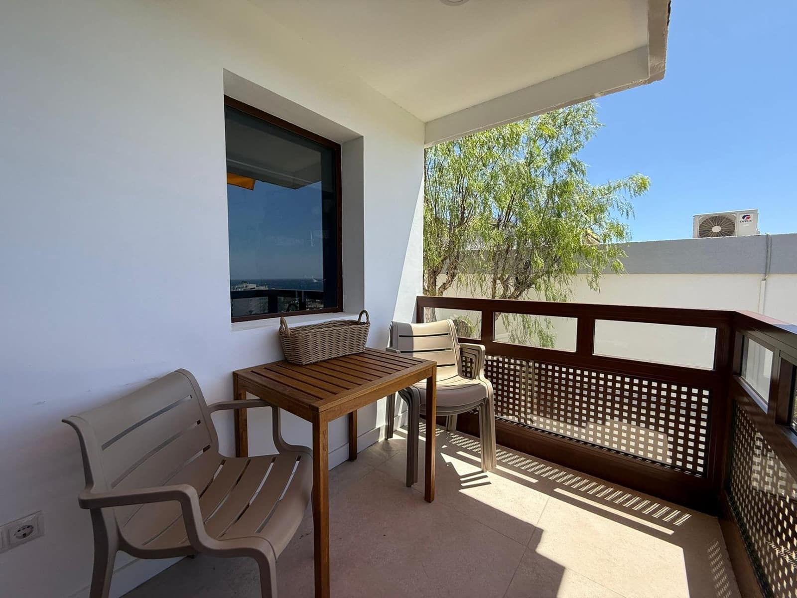 2 bedroom Apartment for rent in San Agustin with pool - € 2,000 (Ref: 9204776)