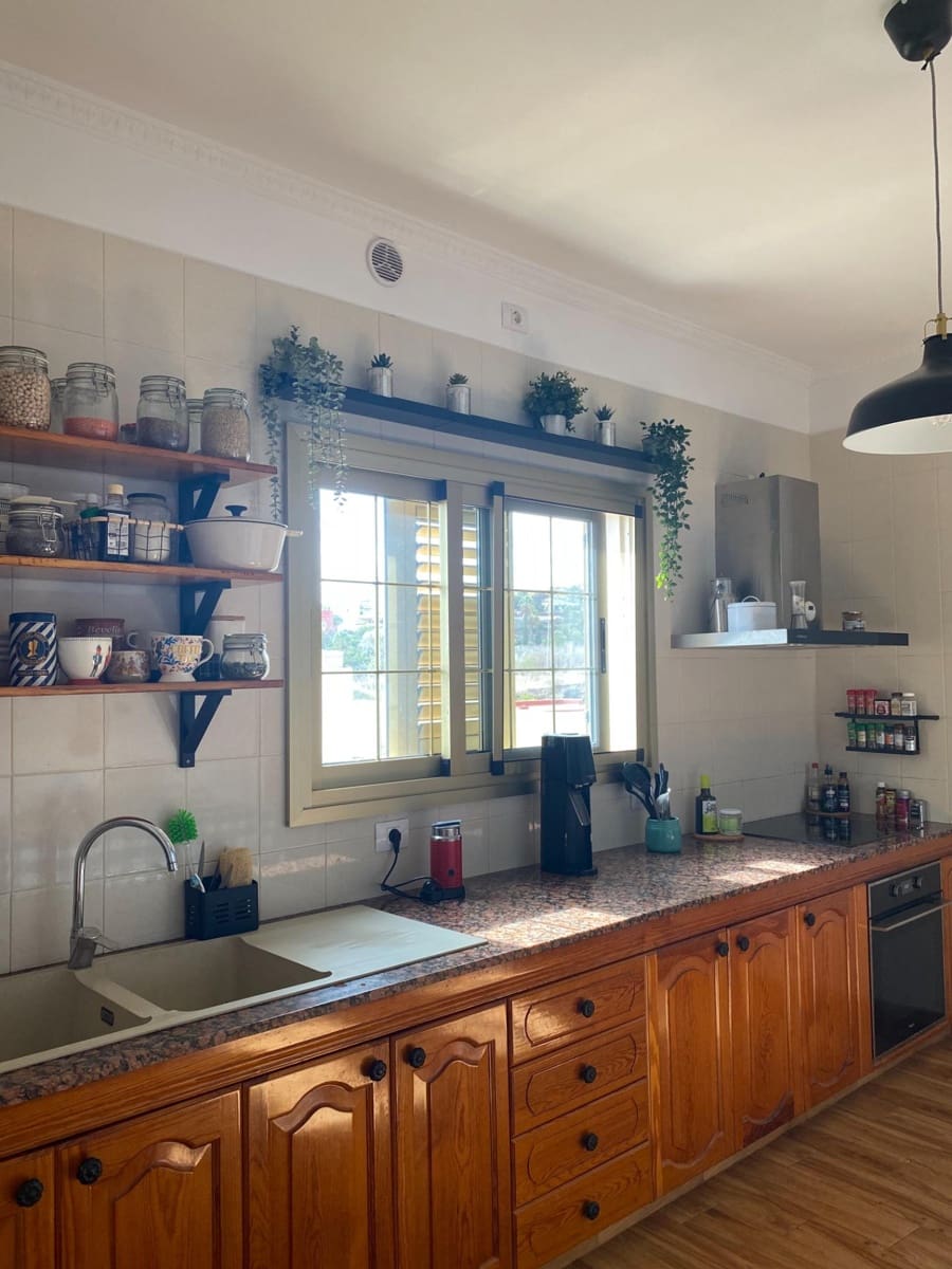 3 soveværelse Lejlighed til leje i Las Palmas de Gran Canaria - € 1.500 (Ref: 9228763)