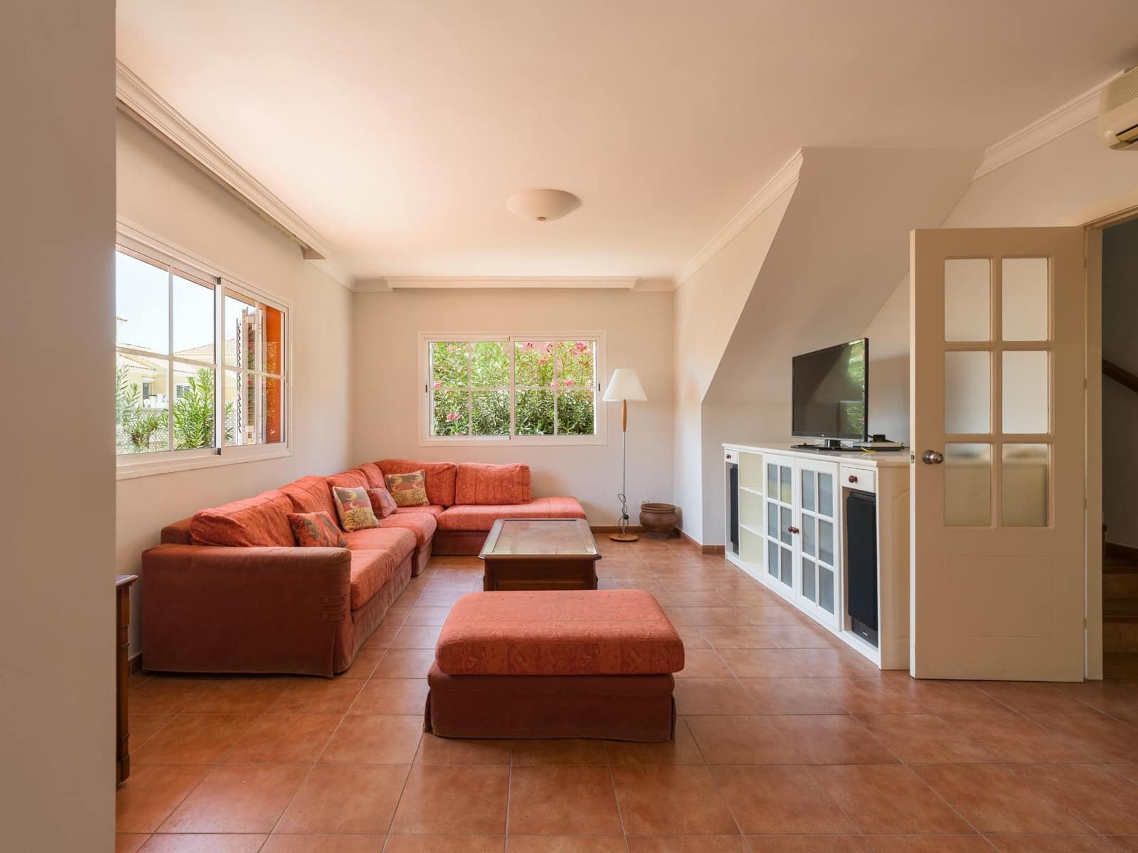 4 bedroom Semi-detached Villa for sale in Sonneland with pool - € 595,000 (Ref: 9232803)