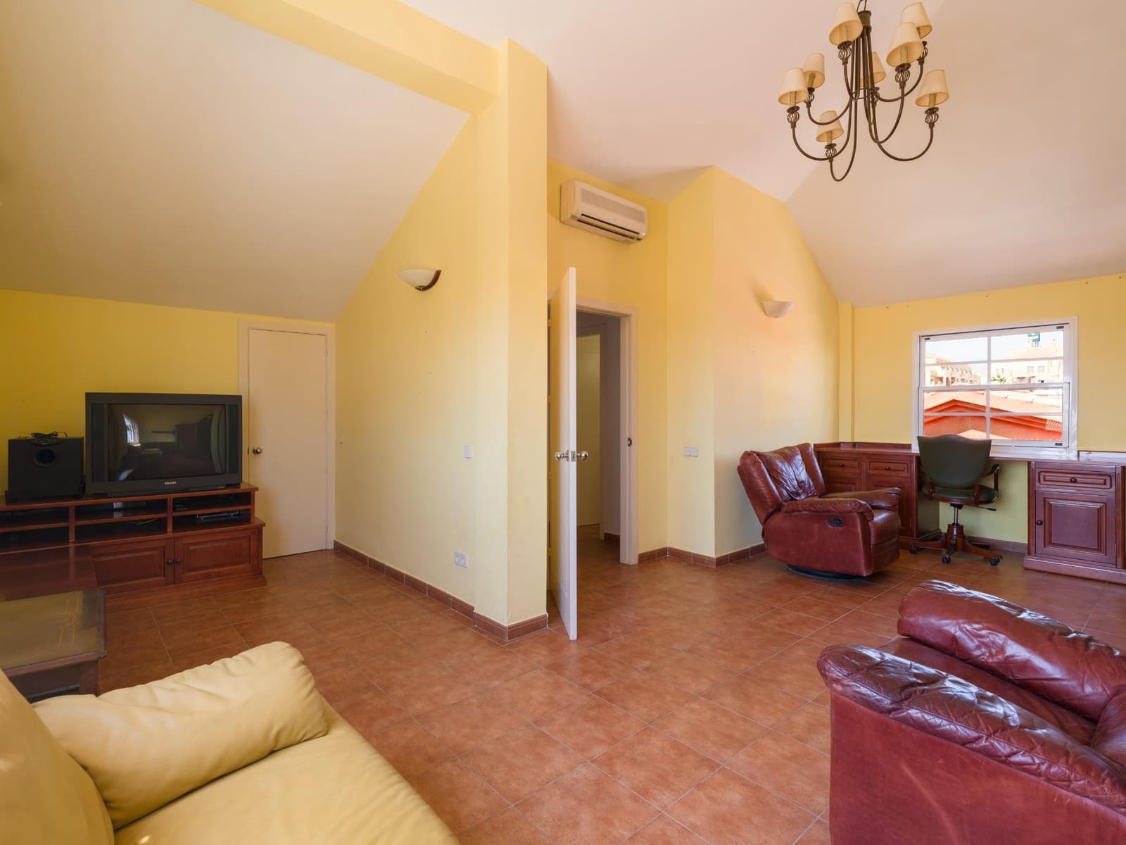 4 bedroom Semi-detached Villa for sale in Sonneland with pool - € 595,000 (Ref: 9232803)