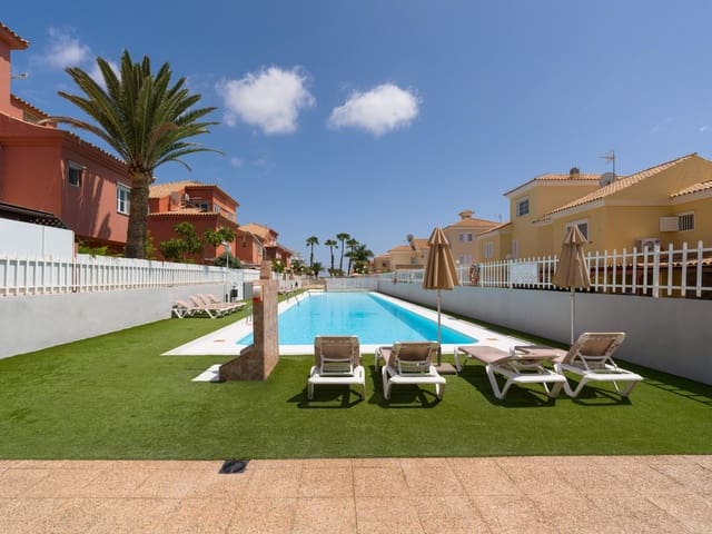 4 makuuhuone Paritalo myytävänä paikassa Sonneland, San Bartolomé de Tirajana mukana uima-altaan - 595 000 € (Ref: 9232803)