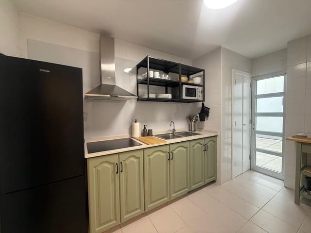 2 soveværelse Lejlighed til leje i Alcaravaneras, Las Palmas de Gran Canaria - € 1.650 (Ref: 9240276)