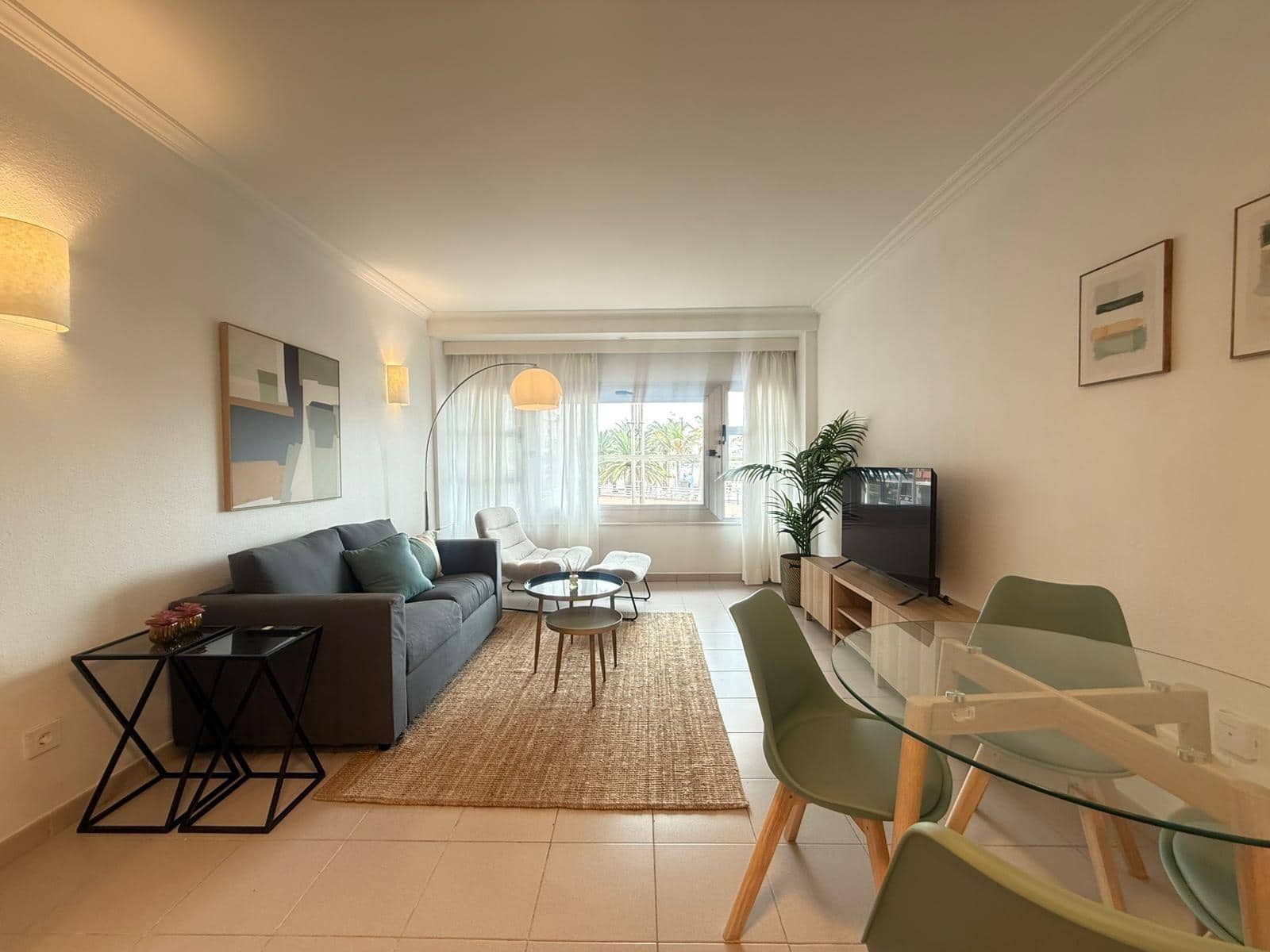 2 sovrum Lägenhet att hyra i Las Palmas de Gran Canaria med garage - 1 650 € (Ref: 9240276)