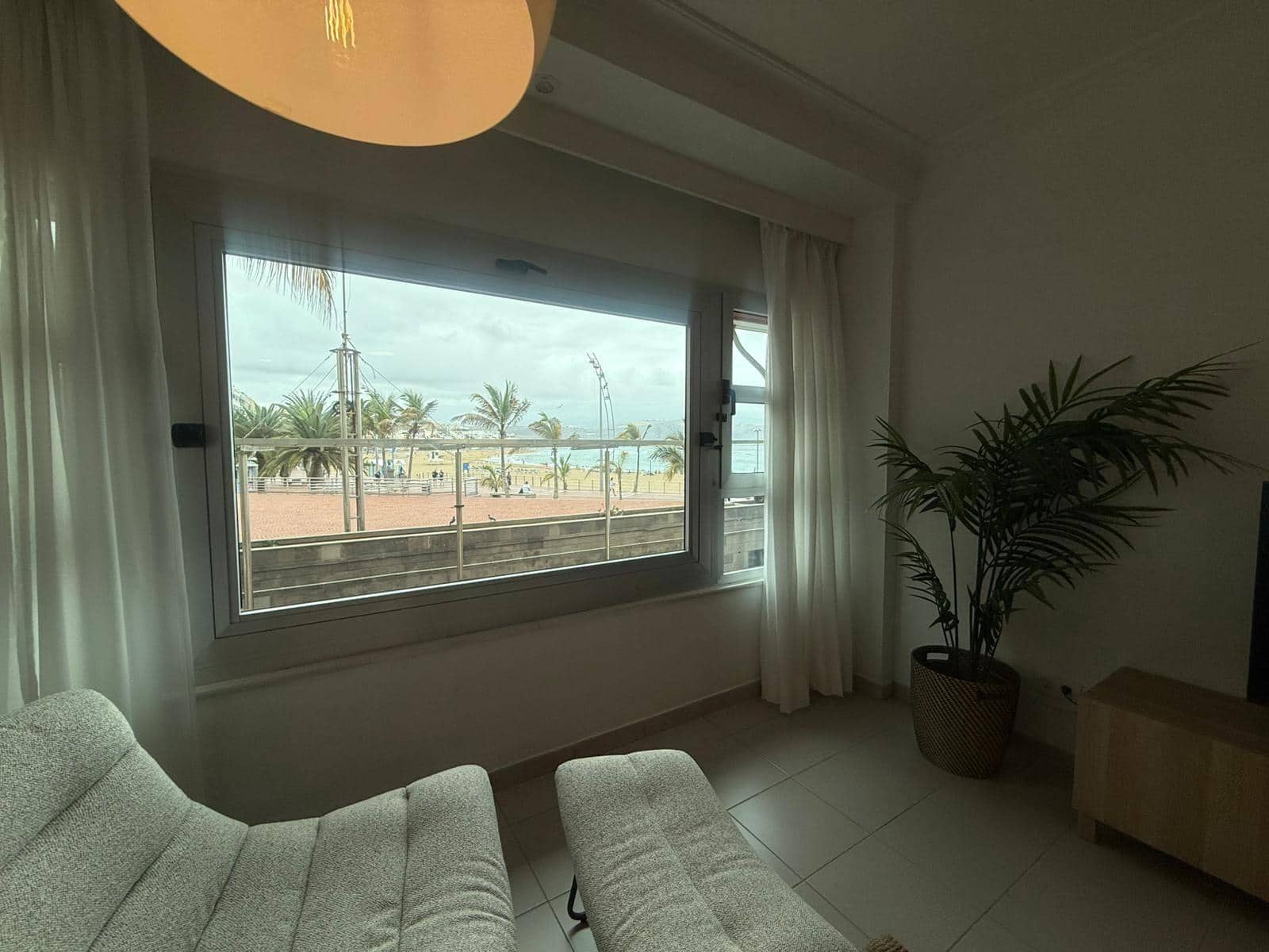 2 sovrum Lägenhet att hyra i Las Palmas de Gran Canaria med garage - 1 650 € (Ref: 9240276)